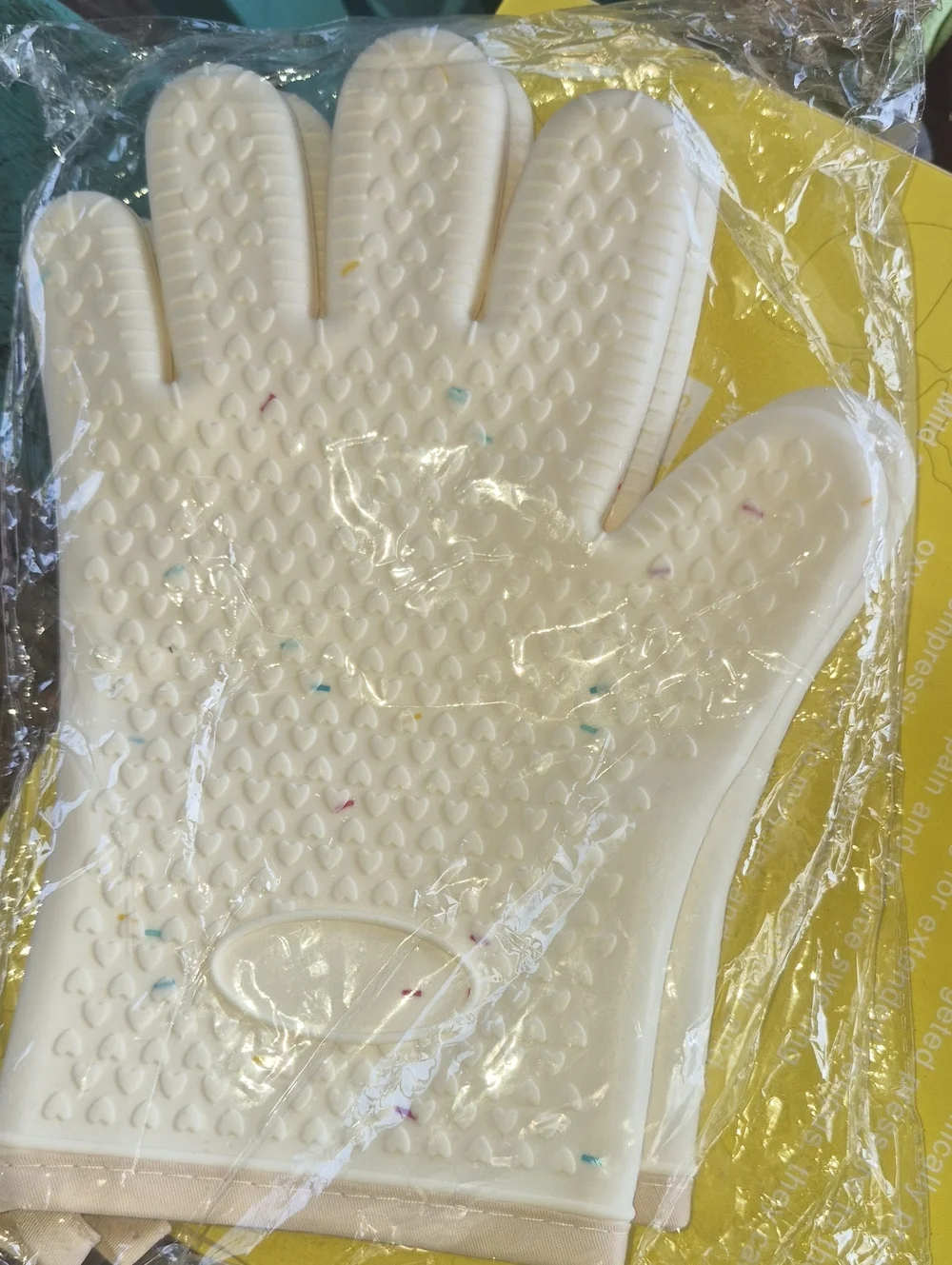 Silicone Oven Mitts by - Cream Heat-Resistant Kitchen Gloves Nwt